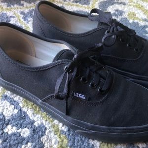 Classic vans all Black.